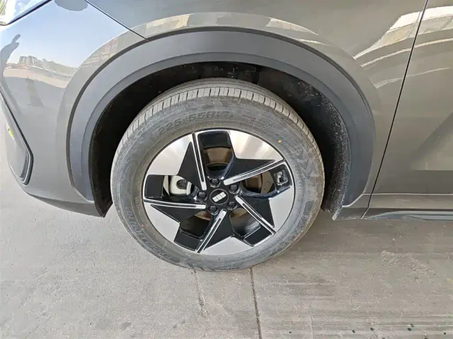Geely Galaxy E5 — Фото автомобиля 22