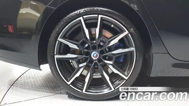 BMW 8 Series G15 — Фото автомобиля 5
