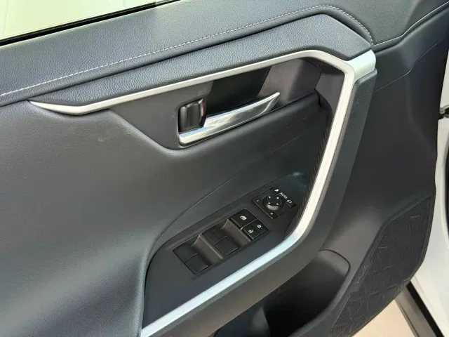 Toyota RAV4 — Фото автомобиля 13
