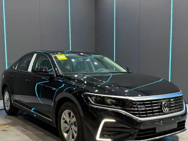 Volkswagen Passat — Фото автомобиля 3