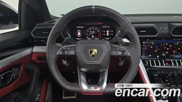 Lamborghini Urus — Фото автомобиля 10