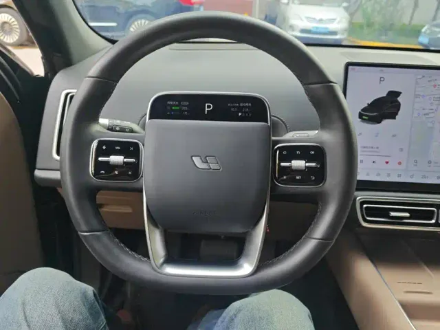 Li Auto L7 — Фото автомобиля 15