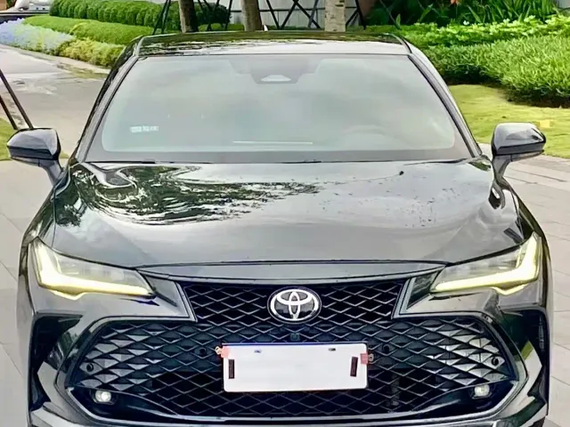 Toyota Avalon — Фото автомобиля 2