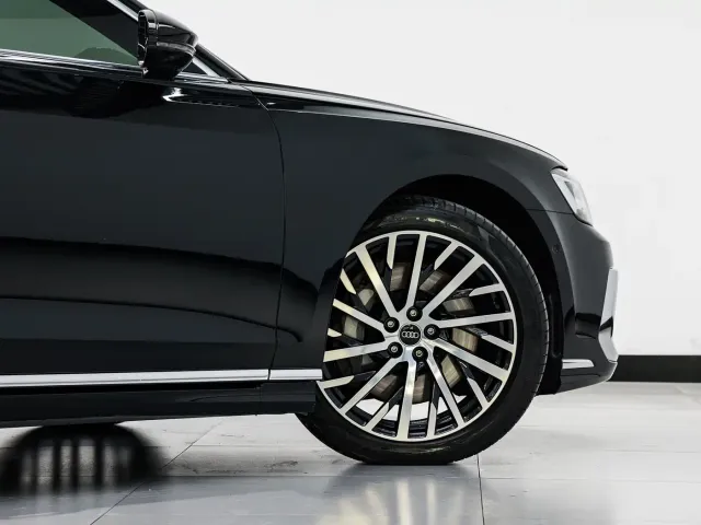 Audi A8 — Фото автомобиля 24