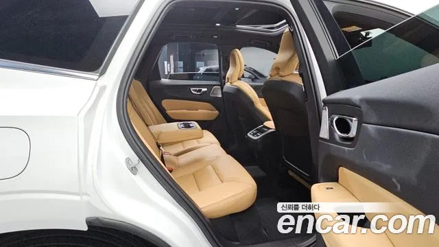 Volvo XC60 2nd Gen — Фото автомобиля 17