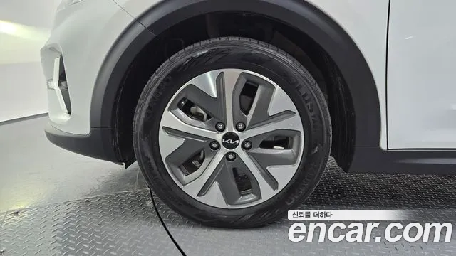 Kia Niro — Фото автомобиля 5
