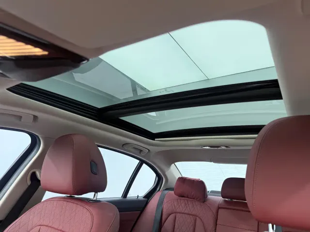 BMW 3 Series — Фото автомобиля 16