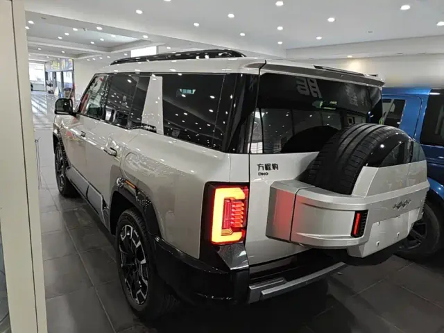 BYD FangChengBao Leopard 8 — Фото автомобиля 4