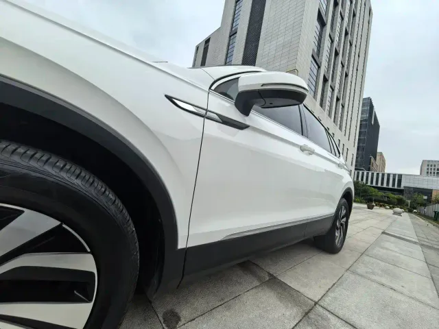 Volkswagen Tiguan L — Фото автомобиля 17