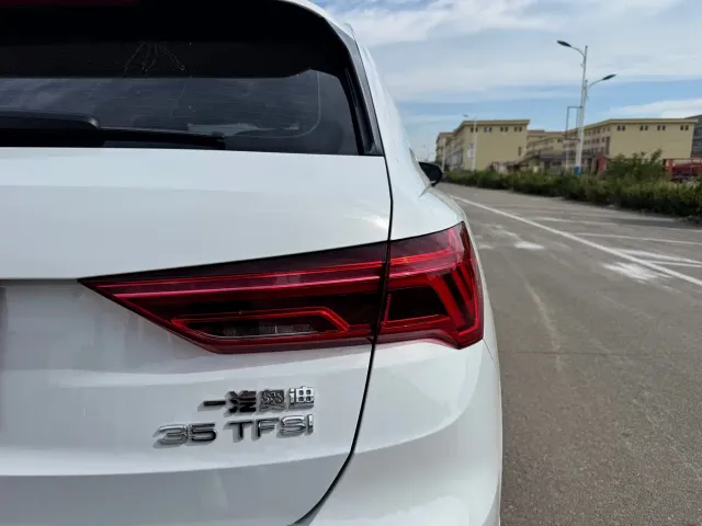 Audi Q3 — Фото автомобиля 19