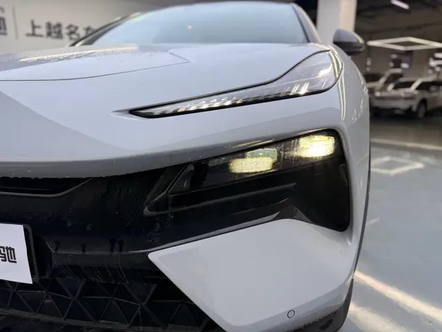 Lotus Eletre — Фото автомобиля 21