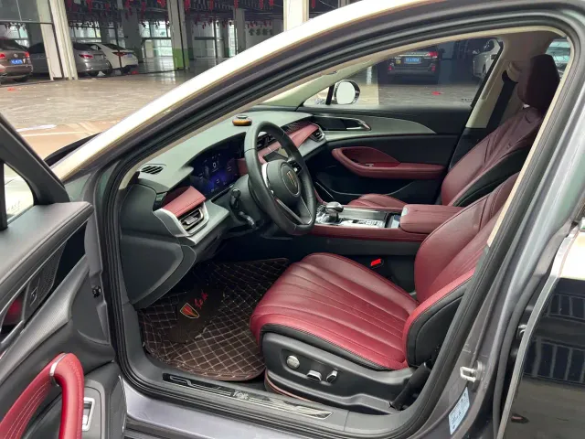 Hongqi H5 — Фото автомобиля 4