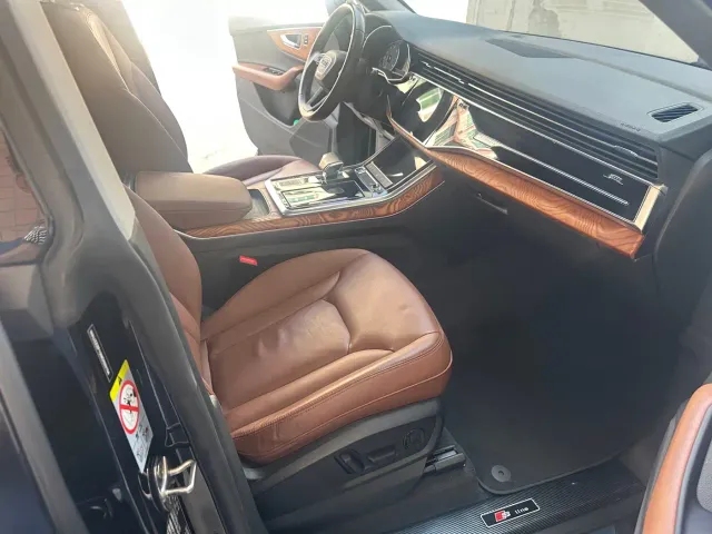 Audi Q8 — Фото автомобиля 5