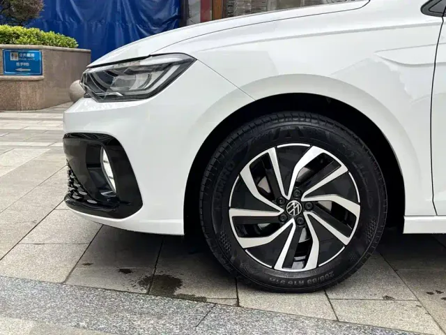 Volkswagen Lavida — Фото автомобиля 21