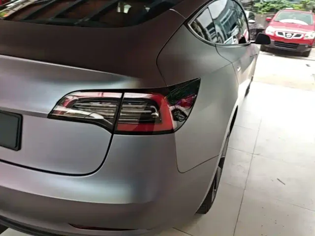 Tesla Model 3 — Фото автомобиля 7
