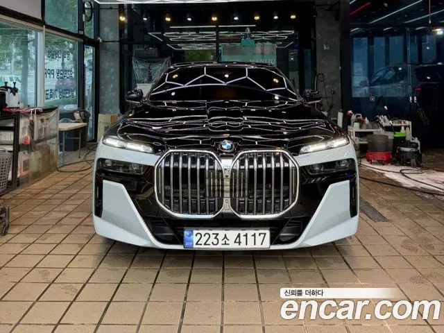 Фотография автомобиля — BMW 7 Series G70