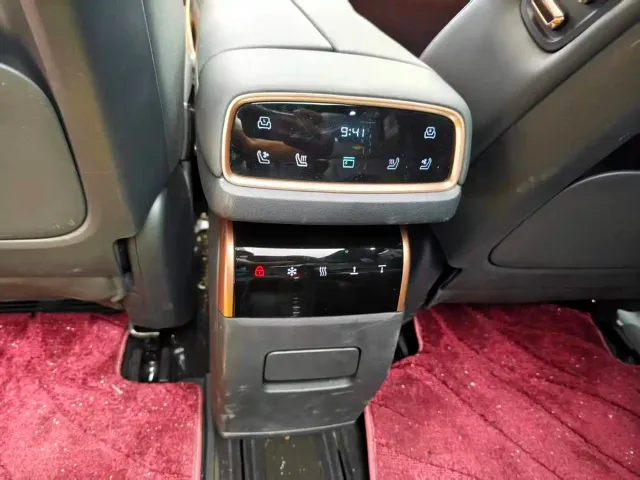 Dongfeng eπ 008 — Фото автомобиля 3