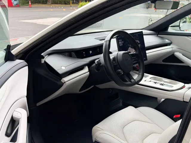 Xiaomi SU7 — Фото автомобиля 7