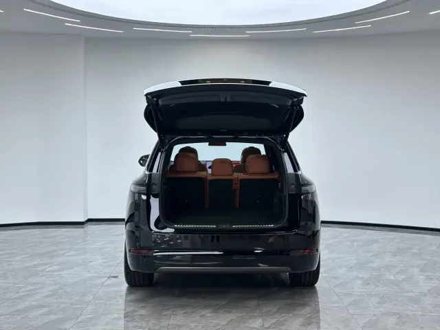 Li Auto L7 — Фото автомобиля 10