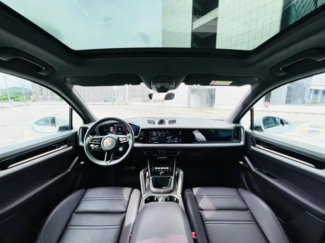 Porsche Cayenne — Фото автомобиля 8