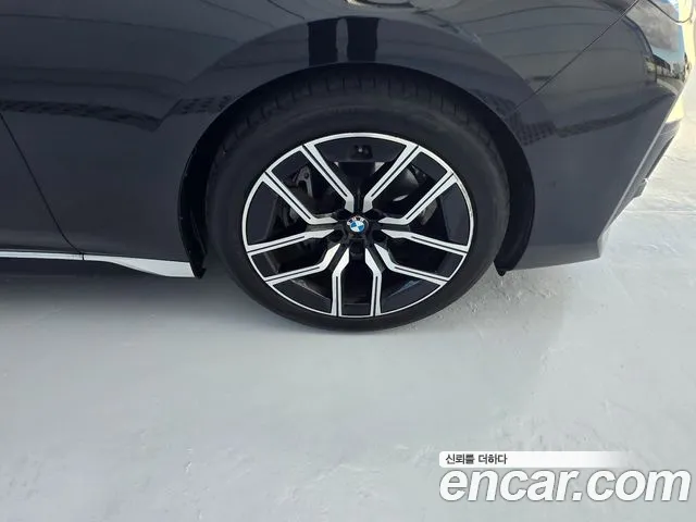 BMW 7 Series G70 — Фото автомобиля 5
