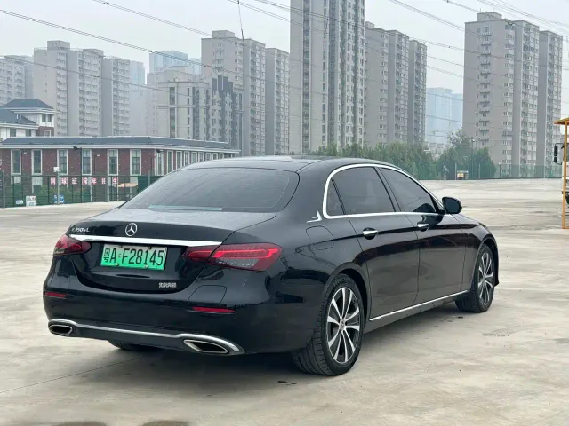 Mercedes-Benz E-Class — Фото автомобиля 9