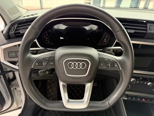 Audi Q3 — Фото автомобиля 11