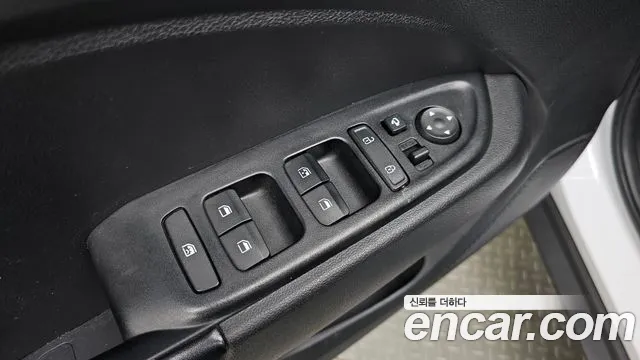 Hyundai Venue — Фото автомобиля 19