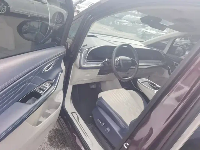 Maxus G90 — Фото автомобиля 15