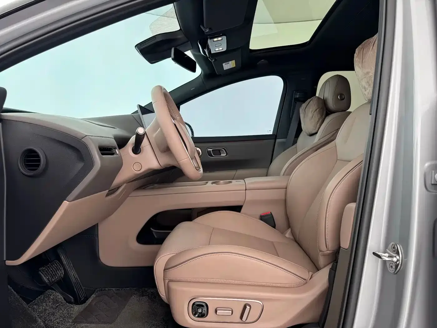 Li Auto Li Auto i6 2025 4WD Base Model — Фото автомобиля 9