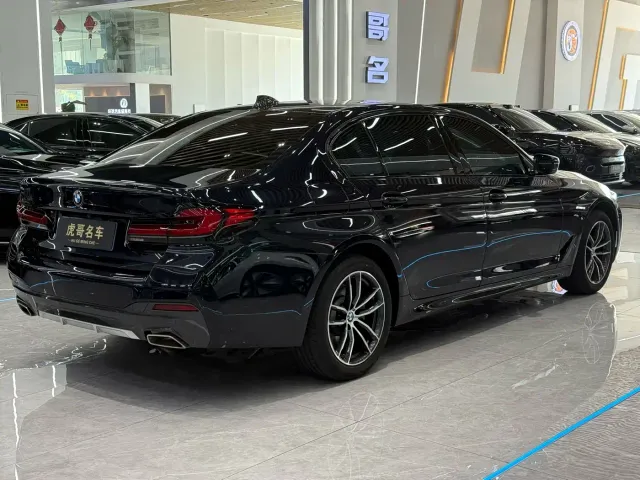 BMW 5 Series — Фото автомобиля 7