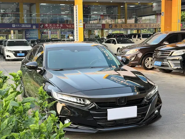 Honda Accord — Фото автомобиля 3