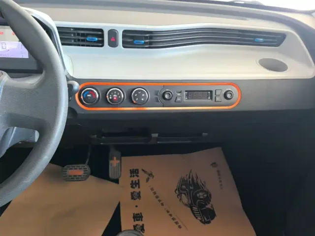 Wuling Hongguang Mini EV — Фото автомобиля 12