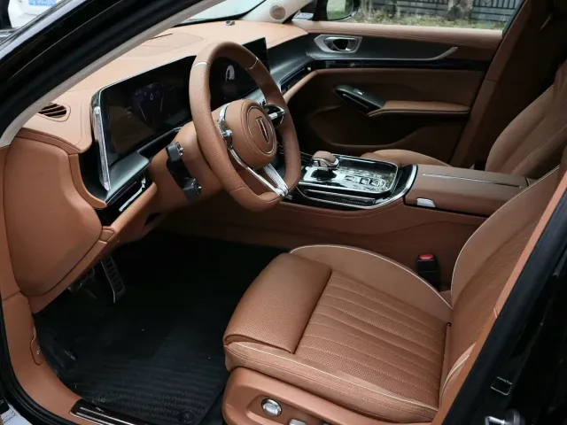 Hongqi H9 — Фото автомобиля 10