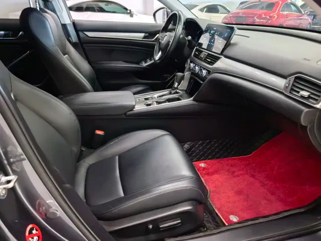 Honda Accord — Фото автомобиля 17
