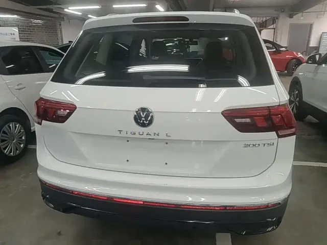 Volkswagen Tiguan L — Фото автомобиля 5