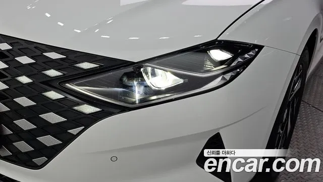 Hyundai Grandeur (New) Hybrid — Фото автомобиля 7