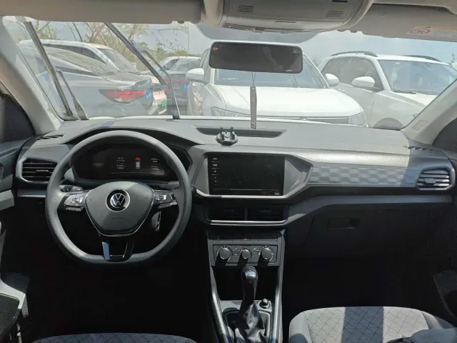 Volkswagen T-Cross — Фото автомобиля 2