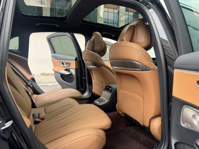 Mercedes-Benz E-Class — Фото автомобиля 8