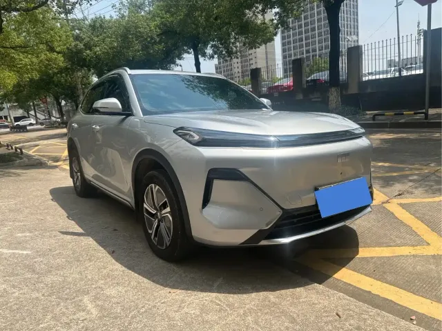 Geely Galaxy Starship 7 EM-i — Фото автомобиля 3