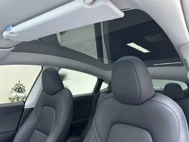 Tesla Model Y — Фото автомобиля 18