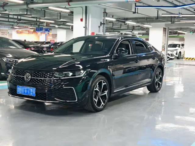 Фотография автомобиля — Volkswagen Passat