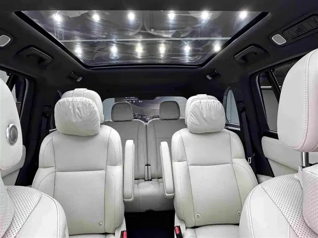 Li Auto L8 — Фото автомобиля 21
