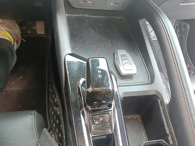 Geely Binyue — Фото автомобиля 13