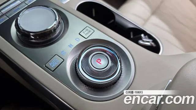 Genesis GV70 — Фото автомобиля 12