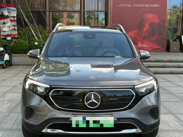 Mercedes-Benz EQB — Фото автомобиля 3