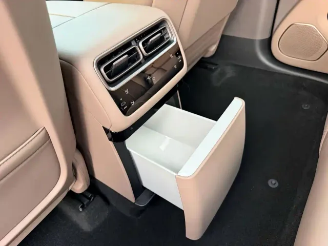 Li Auto i6 — Фото автомобиля 14