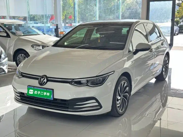 Фотография автомобиля — Volkswagen Golf