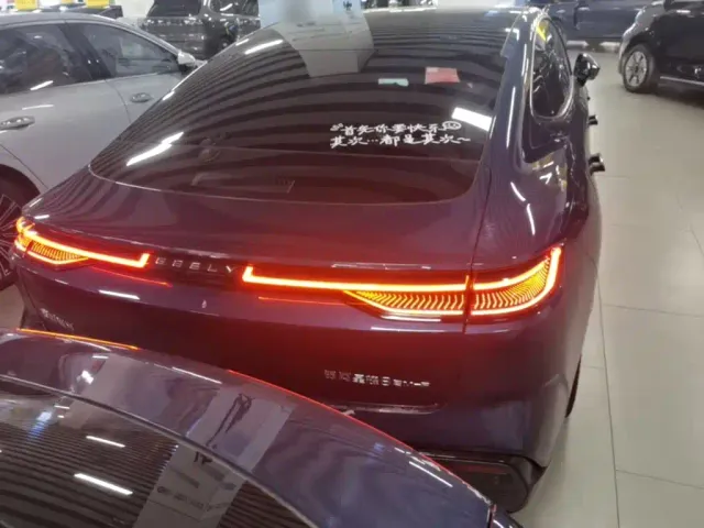 Geely Galaxy Xingyao 8 — Фото автомобиля 5