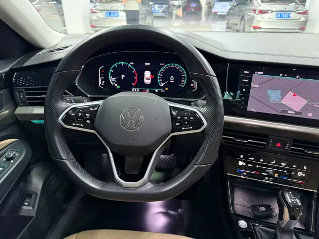 Volkswagen Passat — Фото автомобиля 13